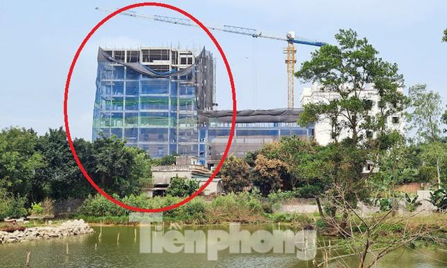 'Xin hợp thức' cao ốc 9 tầng xây trái phép trên Đồi Vua: Sở TNMT Hà Nội nói gì? 'Xin hop thuc' cao oc 9 tang xay trai phep tren Doi Vua: So TNMT Ha Noi noi gi?