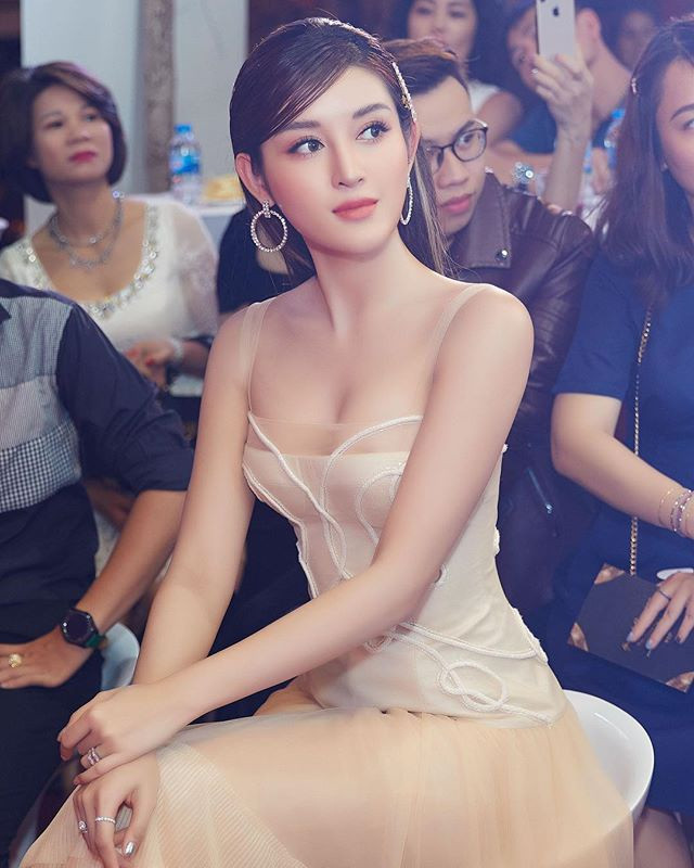 Cận mặt những hoa hậu Việt cực gợi cảm và đang độc thân - Hình 8 Can mat nhung hoa hau Viet cuc goi cam va dang doc than-Hinh-8