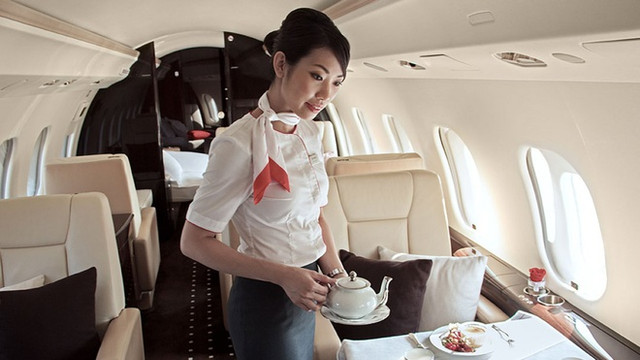Một lần xem giới siêu giàu đi máy bay đẳng cấp sang chảnh - Hình 6 Mot lan xem gioi sieu giau di may bay dang cap sang chanh-Hinh-6