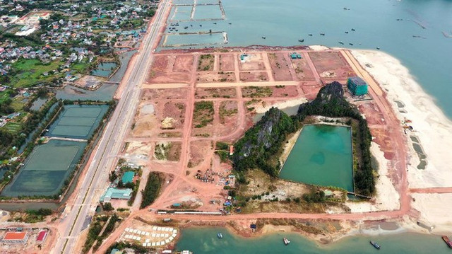 Các doanh nghiệp địa ốc nào bị ngân hàng siết nợ 'đất vàng' dịp cuối năm? Cac doanh nghiep dia oc nao bi ngan hang siet no 'dat vang' dip cuoi nam?