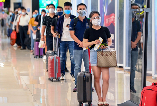 Ca nhiễm biến chủng Omicron đầu tiên ở Việt Nam là người về từ nước Anh Ca nhiem bien chung Omicron dau tien o Viet Nam la nguoi ve tu nuoc Anh