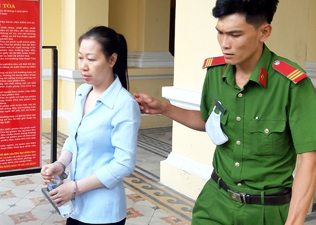 Cựu giám đốc GPBank TP HCM lấy tiền ngân hàng tiêu xài lãnh 14 năm tù Cuu giam doc GPBank TP HCM lay tien ngan hang tieu xai lanh 14 nam tu