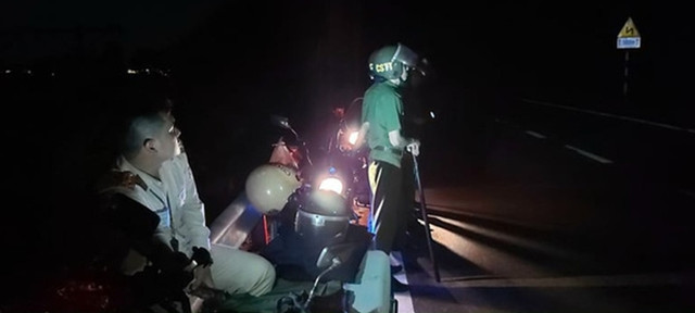 Nóng: Công an, Quân đội xuyên đêm vây bắt đối tượng đặc biệt nguy hiểm trốn trên đèo Hải Vân - Hình 6 Nong: Cong an, Quan doi xuyen dem vay bat doi tuong dac biet nguy hiem tron tren deo Hai Van-Hinh-6
