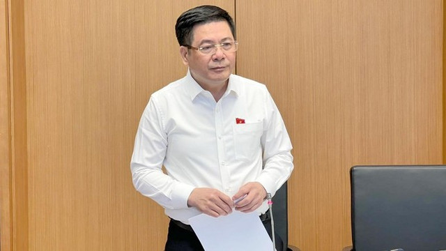 Bộ trưởng Công Thương Nguyễn Hồng Diên: Giá xăng Việt Nam thấp nhất thế giới - Hình 2 Bo truong Cong Thuong Nguyen Hong Dien: Gia xang Viet Nam thap nhat the gioi-Hinh-2