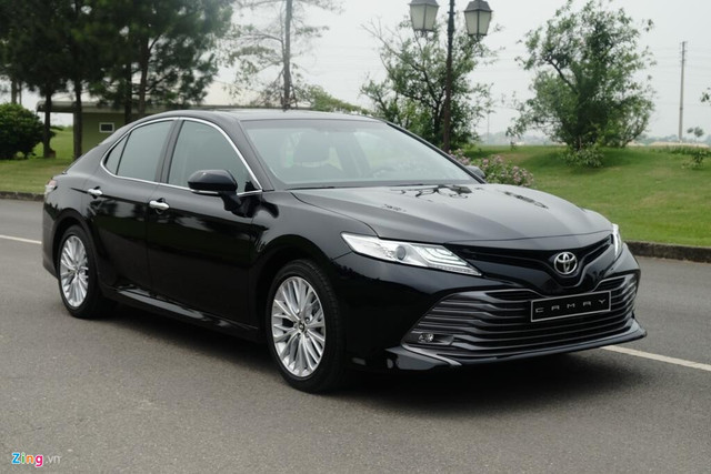 Sedan giá trên 1,2 tỷ, nên chọn Toyota Camry hay Honda Accord? - Hình 4 Sedan gia tren 1,2 ty, nen chon Toyota Camry hay Honda Accord?-Hinh-4