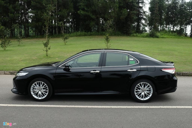 Sedan giá trên 1,2 tỷ, nên chọn Toyota Camry hay Honda Accord? - Hình 13 Sedan gia tren 1,2 ty, nen chon Toyota Camry hay Honda Accord?-Hinh-13