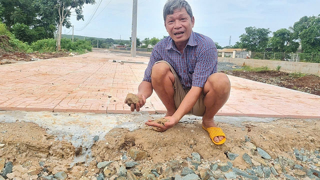 Bình Phước: Dân tố nhà thầu thi công đường Nguyễn Thái Học không đảm bảo chất lượng - Hình 5 Binh Phuoc: Dan to nha thau thi cong duong Nguyen Thai Hoc khong dam bao chat luong-Hinh-5