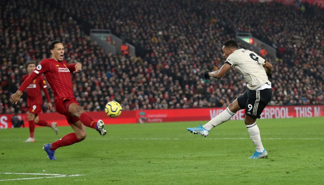 MU thu Liverpool sấp mặt 2 bàn không gỡ - Hình 2 MU thu Liverpool sap mat 2 ban khong go-Hinh-2