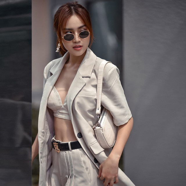 Ninh Dương Lan Ngọc ăn mặc ngày càng mát mẻ, đẹp từng centimet - Hình 2 Ninh Duong Lan Ngoc an mac ngay cang mat me, dep tung centimet-Hinh-2