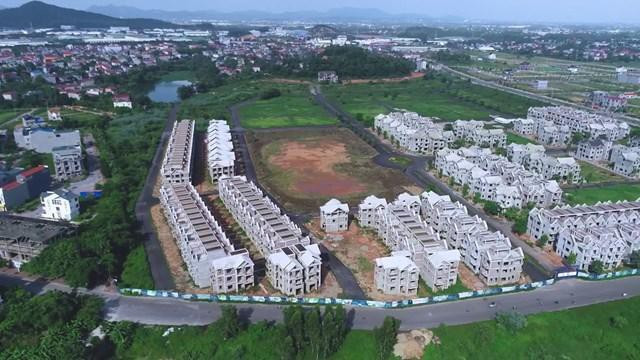 Ngân hàng đại hạ giá khoản nợ hơn 800 tỷ của ông chủ sân golf Đầm Vạc Ngan hang dai ha gia khoan no hon 800 ty cua ong chu san golf Dam Vac
