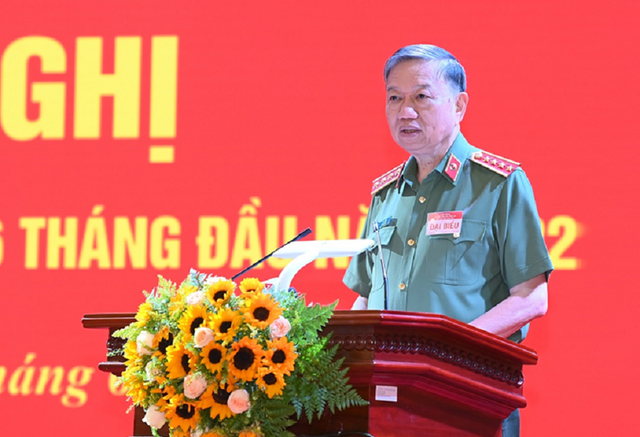 Bộ trưởng Công an Tô Lâm: Trấn áp mạnh tội phạm tín dụng đen, siết nợ, bảo kê Bo truong Cong an To Lam: Tran ap manh toi pham tin dung den, siet no, bao ke