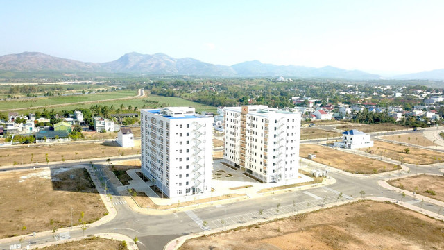 Cận cảnh khu đô thị hơn 800 tỷ dính nhiều sai phạm ở Kon Tum - Hình 3 Can canh khu do thi hon 800 ty dinh nhieu sai pham o Kon Tum-Hinh-3