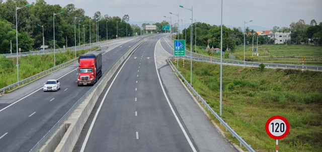 Cần thiết và cấp bách đầu tư công 12 dự án thành phần cao tốc Bắc-Nam - Hình 2 Can thiet va cap bach dau tu cong 12 du an thanh phan cao toc Bac-Nam-Hinh-2