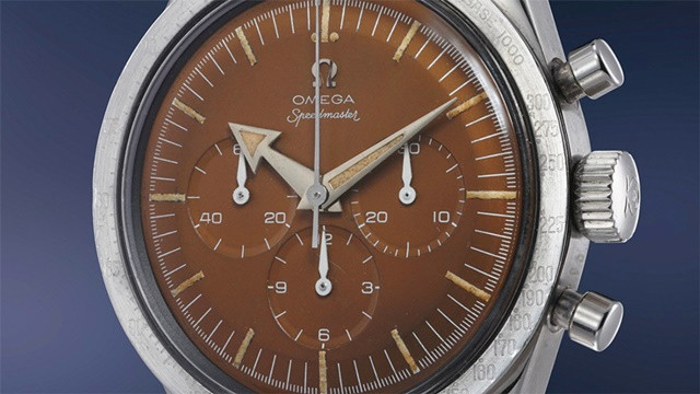 Cận cảnh đồng hồ Omega Speedmaster 1957 trị giá 3,4 triệu USD - Hình 2 Can canh dong ho Omega Speedmaster 1957 tri gia 3,4 trieu USD-Hinh-2