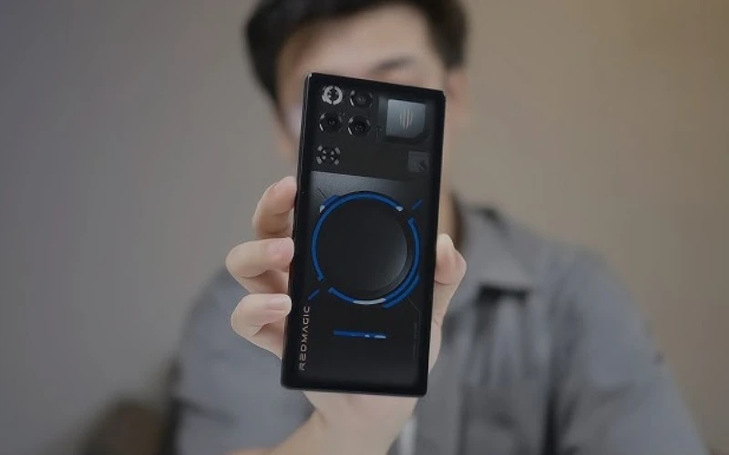 REDMAGIC 11 Pro, smartphone đầu tiên có tản nhiệt chất lỏng thực