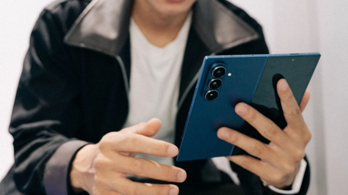 Galaxy Z Fold7 biến điện thoại thành workstation bỏ túi