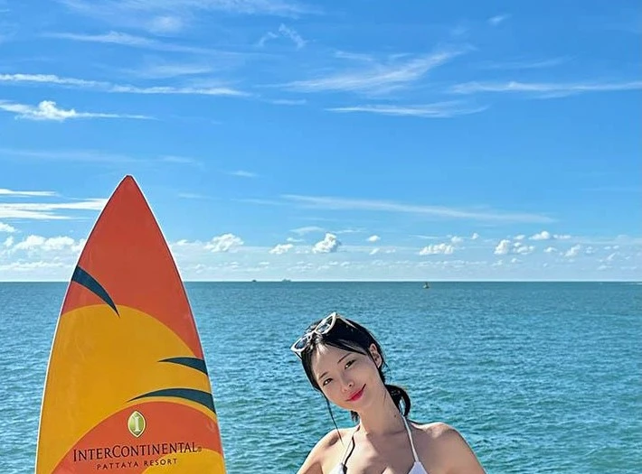 YouTuber Lluvly gây sốt với phong cách nghỉ dưỡng sang chảnh