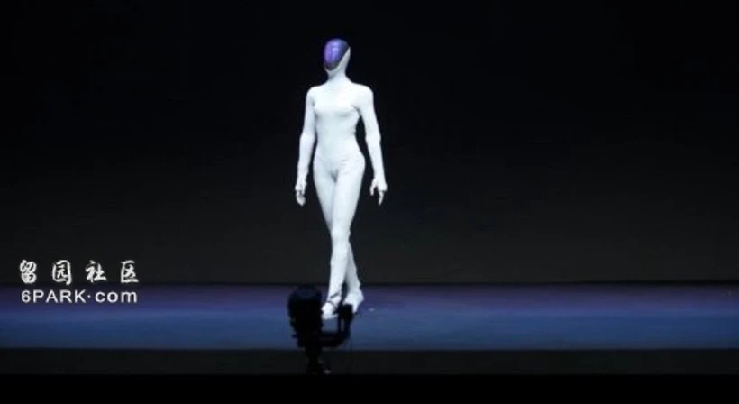 Robot Iron của Trung Quốc gây sốc với dáng vẻ nữ tính