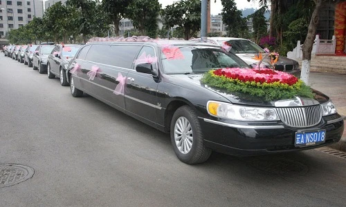 Những dàn xế cưới siêu khủng nhất năm gây "choáng"