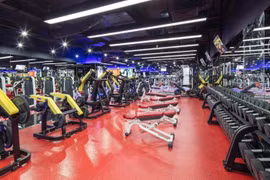 California Fitness thu phí một số lớp, điều chỉnh hoạt động cơ sở