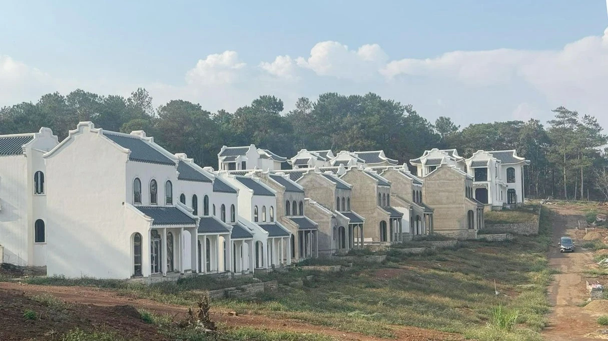 Lâm Đồng: Khu biệt thự trái phép khiến Chủ tịch xã bị tạm đình chỉ