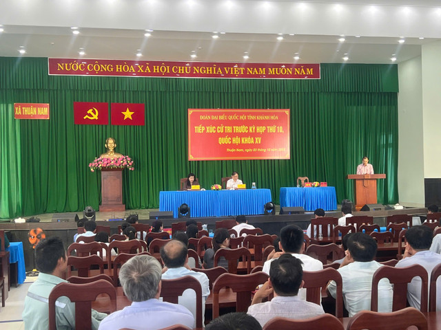 Toàn cảnh buổi tiếp xúc tử tri tại xã Thuận Nam chu-tich-pxd-2.jpg