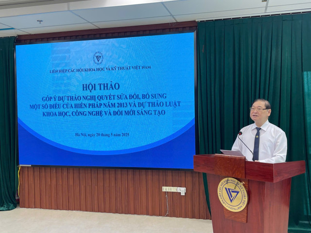 Chủ tịch Liên hiệp Hội Việt Nam Phan Xuân Dũng phát biểu khai mạc hội thảo phan-xuan-dung.jpg