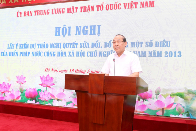 Phó Chủ tịch Hoàng Công Thủy phát biểu tại Hội nghị. Ảnh: Tiến Đạt. mttq.jpg