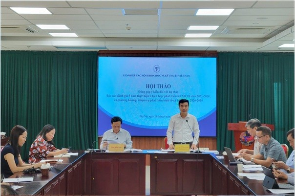 Phó Chủ tịch VUSTA Phạm Ngọc Linh và TổngThư ký VUSTA Nguyễn Quyết Chiến đồng chủ trì hội thảo vusta-3.jpg
