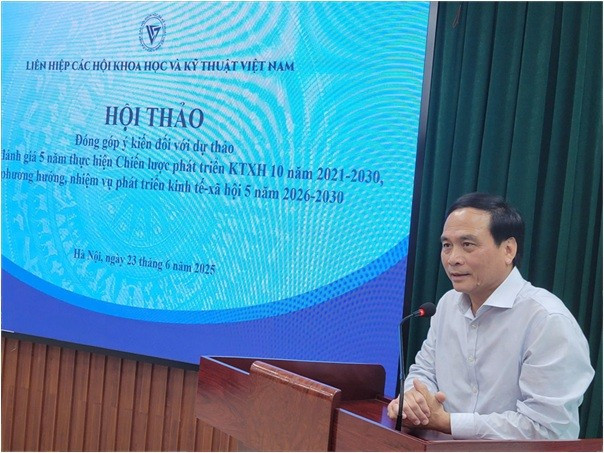 Phó Chủ tịch VUSTA Phạm Ngọc Linh phát biểu khai mạc vusta-2.jpg