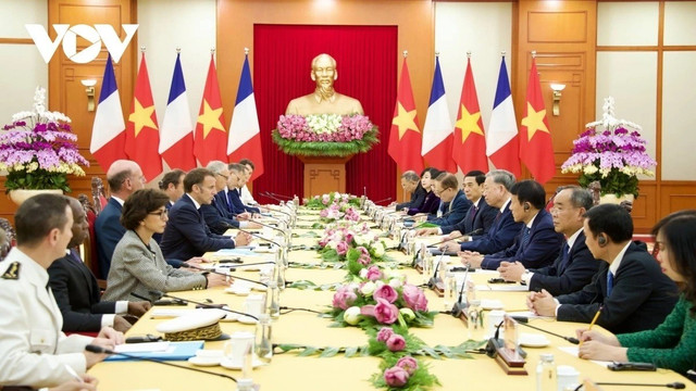 Toàn cảnh cuộc hội kiến hoi-kien.jpg