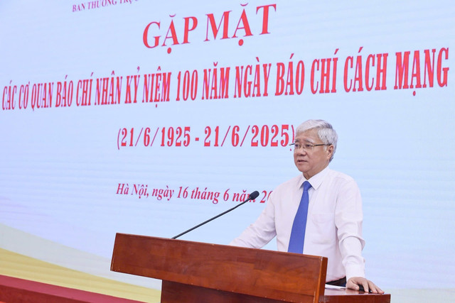 Đồng chí Đỗ Văn Chiến, Ủy viên Bộ Chính trị, Bí thư Trung ương Đảng, Bí thư Đảng ủy MTTQ, các đoàn thể Trung ương, Chủ tịch UBTƯ MTTQ Việt Nam phát biểu tại buổi gặp mặt. Ảnh: Quang Vinh. do-van-chien.jpg