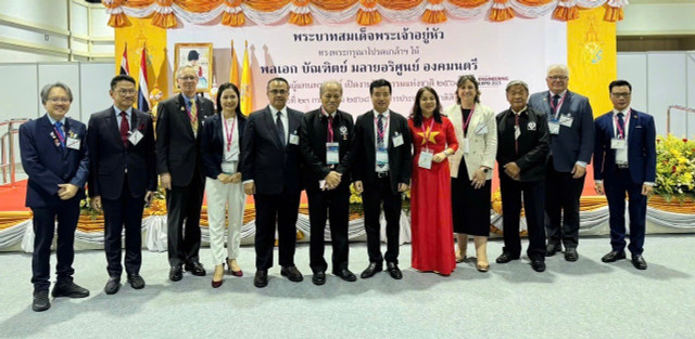 Đoàn Việt Nam chụp ảnh với ngài Federico A. Monsada, Chủ tịch AFEO và các đại biểu tham dự Cuộc họp thai-lan-5.jpg