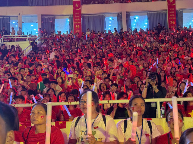 Sân vận động Mỹ Đình đỏ rực trong Concert quốc gia đặc biệt “80 năm hành trình Độc lập – Tự do – Hạnh phúc” tối 1/9. gen-h-concert.jpg