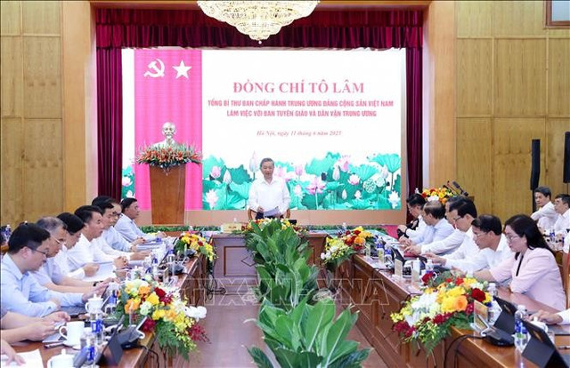 Tổng Bí thư Tô Lâm phát biểu chỉ đạo buổi làm việc. Ảnh: Phương Hoa/TTXVN tuyen-giao.jpg