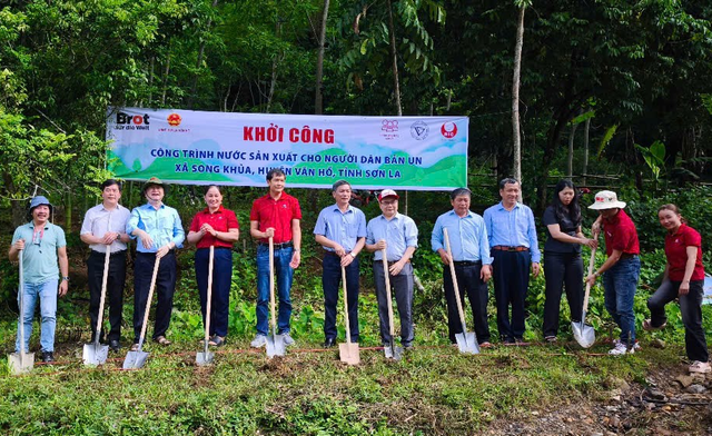 Các đại biểu tham dự Lễ khởi công khoi-cong-1295.png