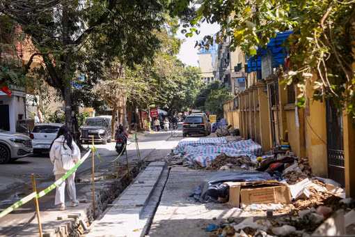 Hà Nội chỉnh trang vỉa hè: Nơi thông thoáng, nơi bị lấn chiếm