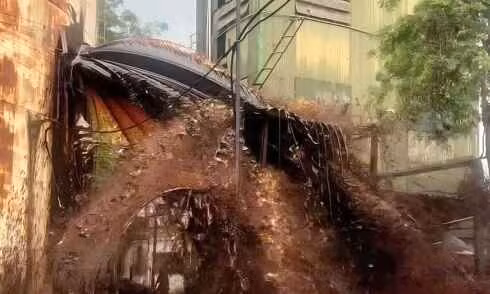 Sét đánh gây tràn 2.000 tấn mật mía tại nhà máy đường
