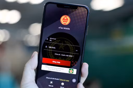 Cài eTax Mobile, nhiều người tá hỏa phát hiện nợ thuế hàng trăm triệu