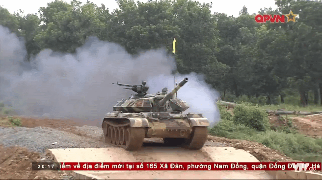 Do đó có thể xem T-54M3 là “quốc bảo” của Binh chủng Tăng – Thiết giáp, vì vậy không có gì quá ngạc nhiên khi biến thể này được sử dụng như xe tăng huấn luyện cho các kíp xe tăng đại diện Quân đội Nhân dân Việt Nam tại giải đua tăng quốc tế Tank Biathlon 2019 sắp diễn ra ở Nga. Nguồn ảnh: QPVN.