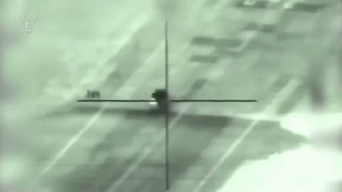 Khoảnh khắc tên lửa Israel phá hủy tổ hợp phòng không Pantsir-S1 Syria trong đợt không kích hôm 10/5. Nguồn ảnh: Không quân Israel.