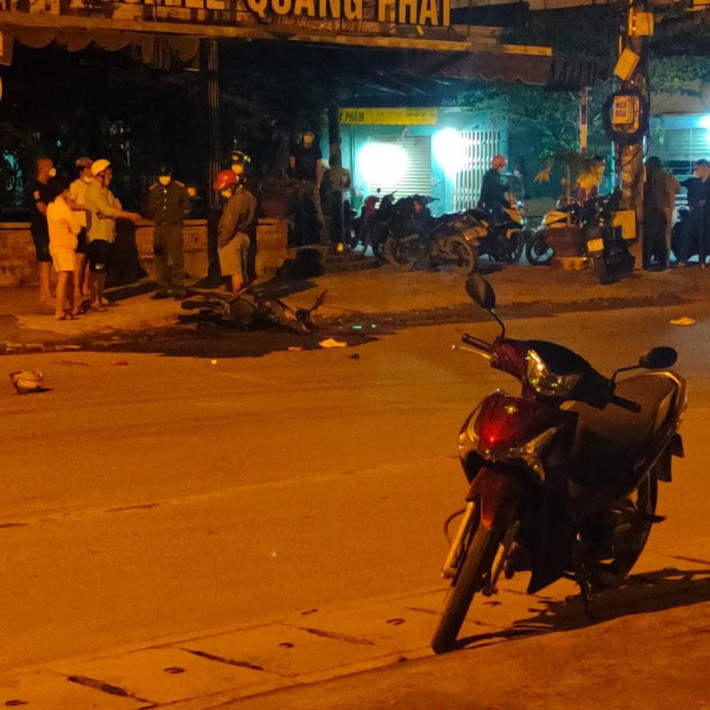 Bắt đối tượng đốt 2 xe gắn máy của bạn nhậu. Ngày 31/10, Công an TP Thuận An (Bình Dương) tạm giữ Nguyễn Quốc Khanh (SN 1989, quê An Giang), vì đã đốt 2 xe gắn máy của bạn nhậu. Tối 30/10, Khanh cùng Hồ Xuân Dũng, Đỗ Văn Thụa và 3 người bạn tổ chức nhậu tại công trình xây dựng do Khanh đang quản lý nằm trên địa bàn phường Bình Chuẩn, TP Thuận An. Sau đó, Nguyễn Văn Sửu đến nhậu cùng và xảy ra mâu thuẫn với Thụa. Sau đó trên đường về, Sửu và Thụa tiếp tục gặp nhau dẫn đến xô xát, ẩu đả. Khanh châm lửa đốt luôn hai xe gắn máy của Sửu và Dũng rồi rời khỏi hiện trường.