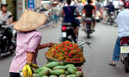 Hà Nội là một trong những địa danh Việt Nam được báo Tây ca ngợi nhiều nhất trong năm 2015. Cụ thể, tờ Business Insider đưa ra danh sách 50 địa điểm du lịch nên đến năm 2016 trong đó có thủ đô Hà Nội. Hà Nội được miêu tả nổi tiếng với khu phố cổ, những đền chùa tuyệt đẹp và có nền văn hóa độc đáo.