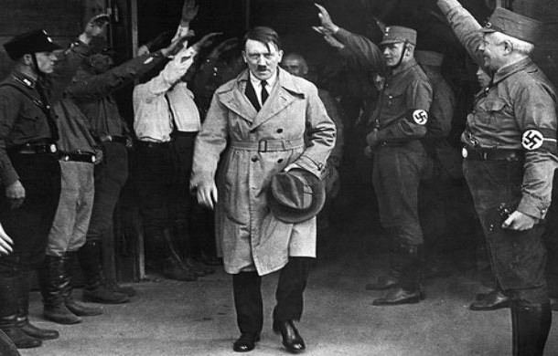 Trước khi phát xít Đức tấn công Liên Xô, lãnh đạo Xô viết Joseph Stalin đã ký kết một thỏa thuận với Hitler để bảo vệ "an ninh và lợi ích" quốc gia.
