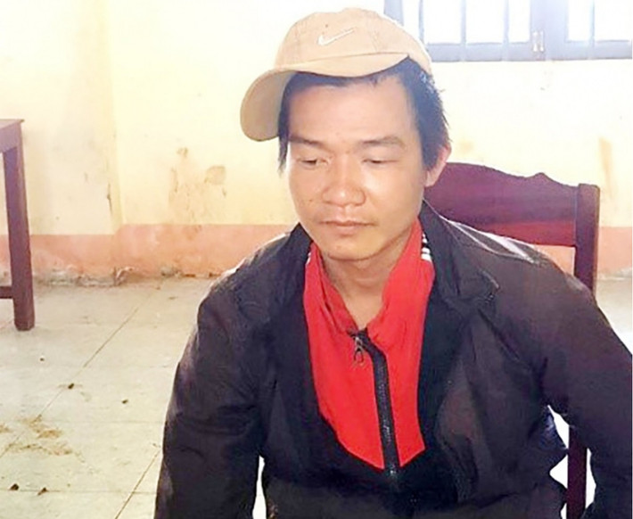 Phê ma túy đá, đâm chết bạn nghiện: Sáng 22/1, Công an tỉnh Bình Phước đã thực hiện lệnh bắt khẩn cấp Nguyễn Văn Trọng (28 tuổi, quê Bình Dương) về hành vi giết người. Nạn nhân trong vụ án là Lưu Văn Quân (23 tuổi, quê Bình Dương), bạn nghiện của Trọng. Tối 20/11, Trọng, Quân cùng một số đối tượng khác lên chòi rẫy hoang trong vườn điều thuộc ấp Lam Sơn, xã Tân Phước, huyện Đồng Phú, tỉnh Bình Phước để chơi ma túy đá. Khi phê ma túy đá, Trọng nhớ lại chuyện Quân hay nói “xóc” mình liền rút dao đâm liên tiếp vào chỗ hiểm của Quân khiến nạn nhân tử vọng tại chỗ.