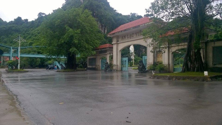 Nghĩa trang An Lạc Viên nước cũng đã rút hết.