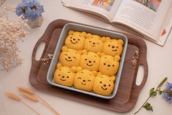 Những chiếc bánh nướng hình mặt gấu cực dễ thương.