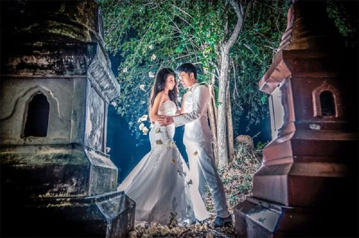 Trong khi một số người chỉ trích cặp đôi vì chọn chủ đề ảnh cưới không thể "dở hơi" hơn, những người khác lại tán thưởng sự sáng tạo độc đáo của họ.
