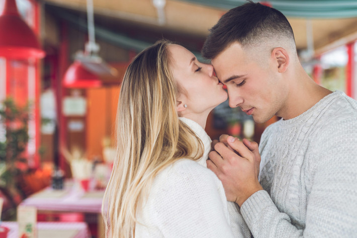 Dần dần, việc mắc bệnh của phái nữ sẽ kìm nén ham muốn của phái mạnh, khiến phái mạnh sinh ra tâm lý sợ hãi, không muốn ân ái, ảnh hưởng đến khả năng tình dục.