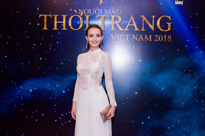 Đặc biệt, Hoa hậu đại sứ du lịch thế giới 2017 Aibedullina Talliya cũng xuất hiện tại buổi công bố Top 30 Người mẫu thời trang Việt Nam.